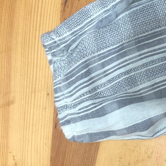 Striped, flowy top - Picture 4 of 4